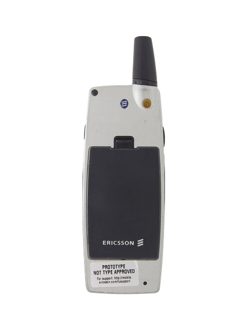 Ericsson R520m — Vista Trasera Oficial