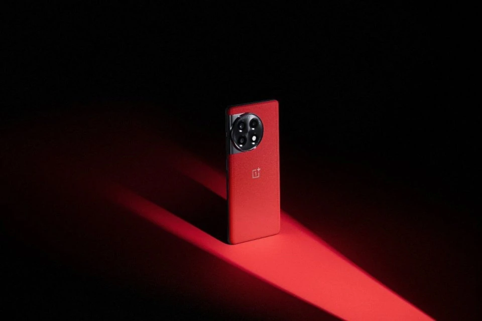 OnePlus Ace 2 — Perspectiva Alternativa