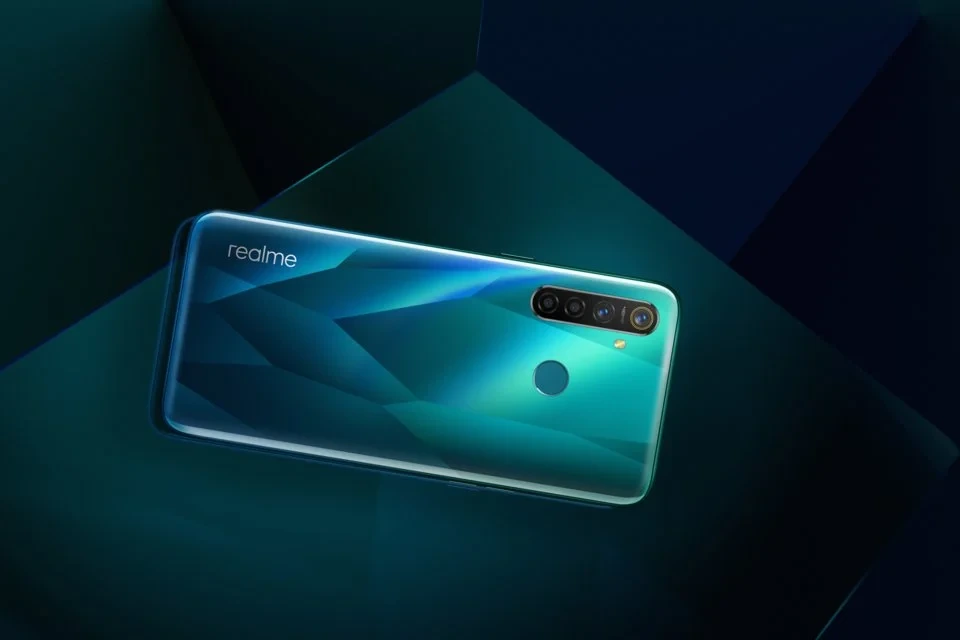 realme Q — Perspectiva Alternativa