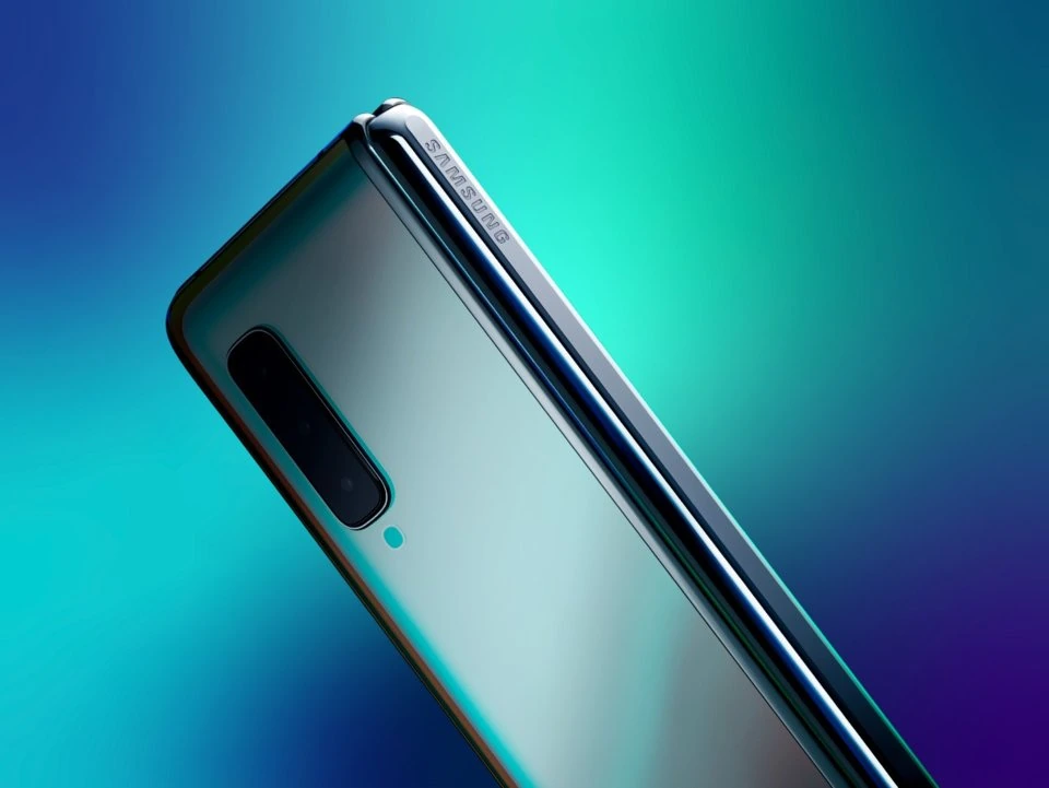 Samsung Galaxy Fold — Perspectiva de Estudio