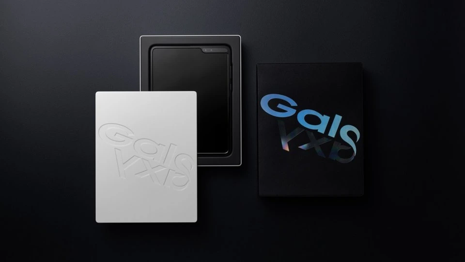 Samsung Galaxy Fold — Perfil Lateral y Chasis