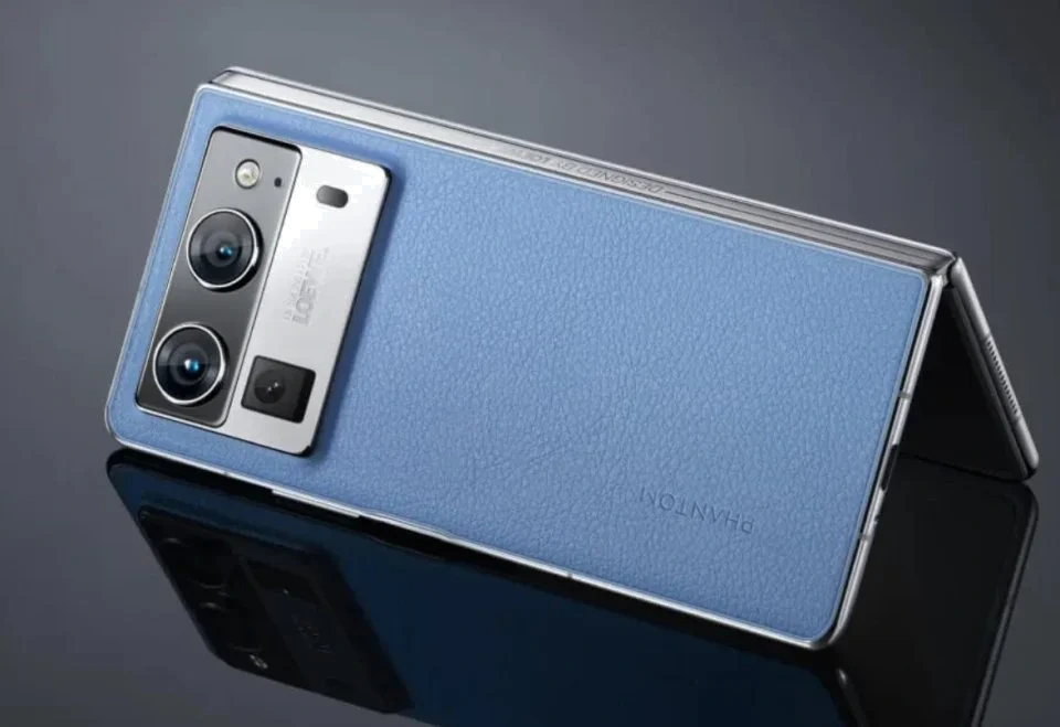 Tecno Phantom V Fold2 5G — Acabado Oficial