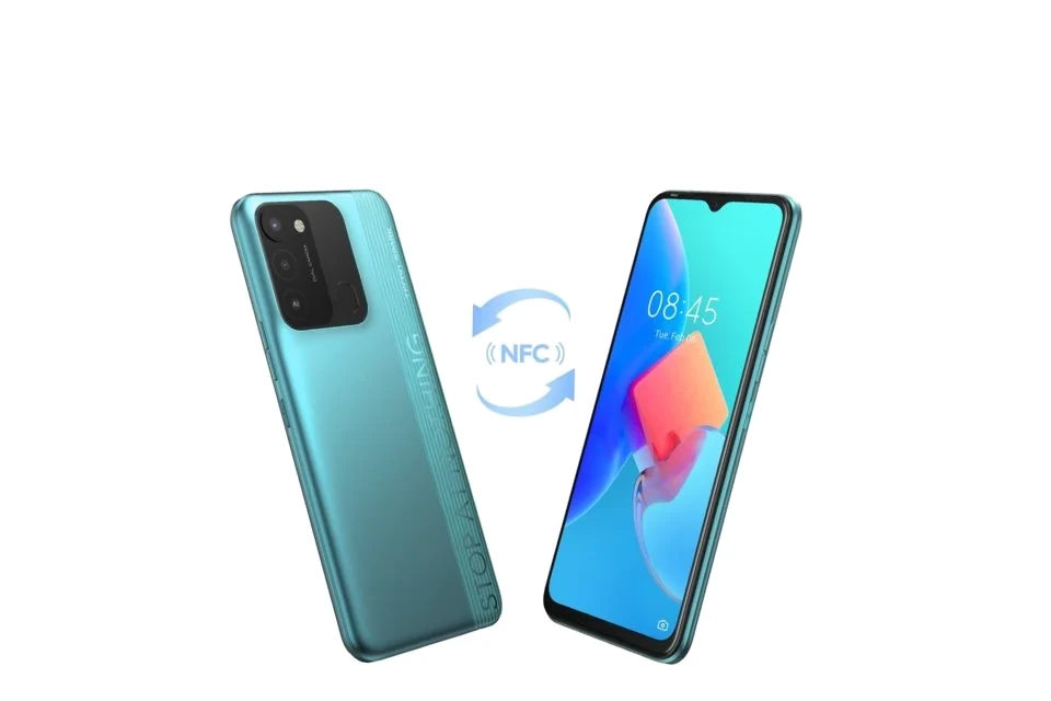 Tecno Spark 8C — Perspectiva de Estudio
