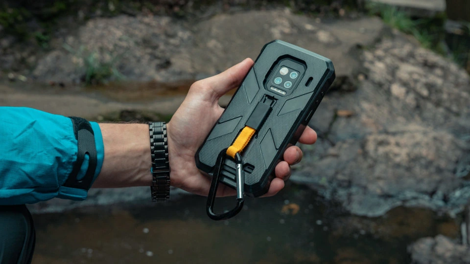 Ulefone Armor 9 — Perfil Lateral y Chasis