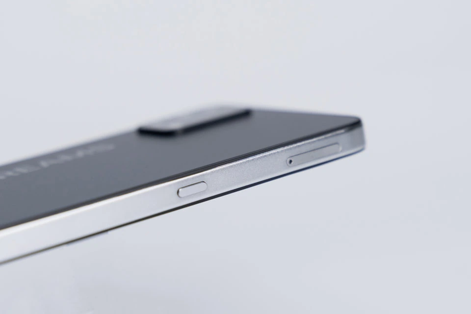 UMiDIGI A11 — Perfil Lateral y Chasis