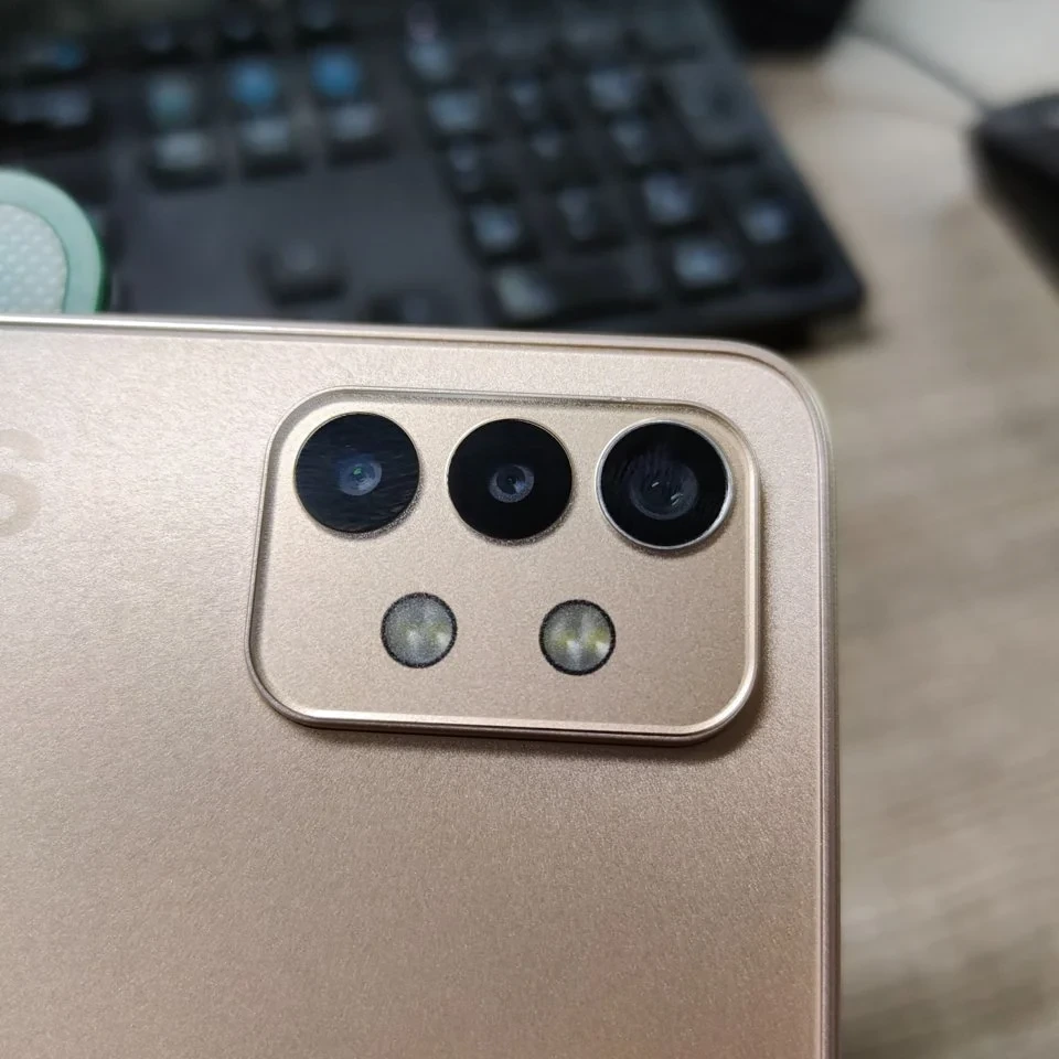 UMiDIGI A13 Pro Max 5G — Perfil Lateral y Chasis