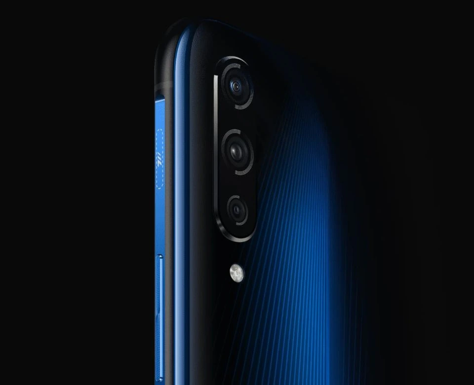vivo iQOO Z7 5G — Vista Acabado y Ergonomía